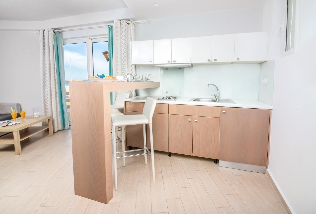 Christina Beach Hotel Ханя Екстериор снимка