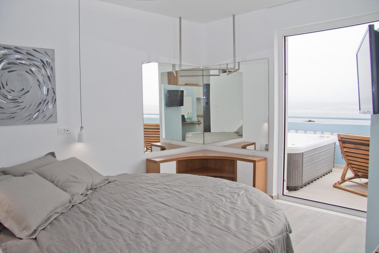 Christina Beach Hotel Ханя Екстериор снимка