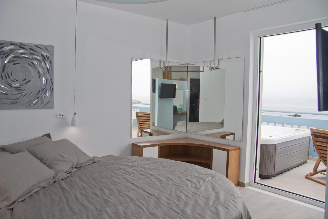 Christina Beach Hotel Ханя Екстериор снимка